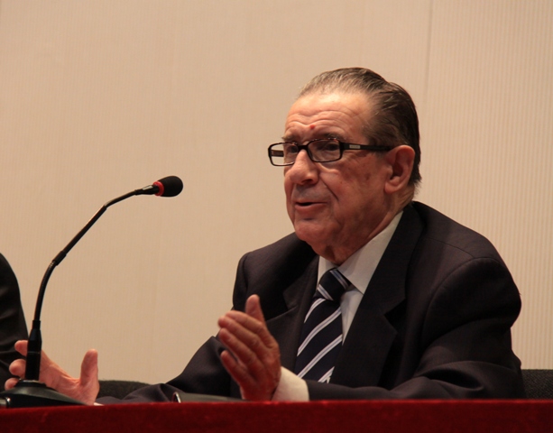 Conferencia D. Juan Velarde