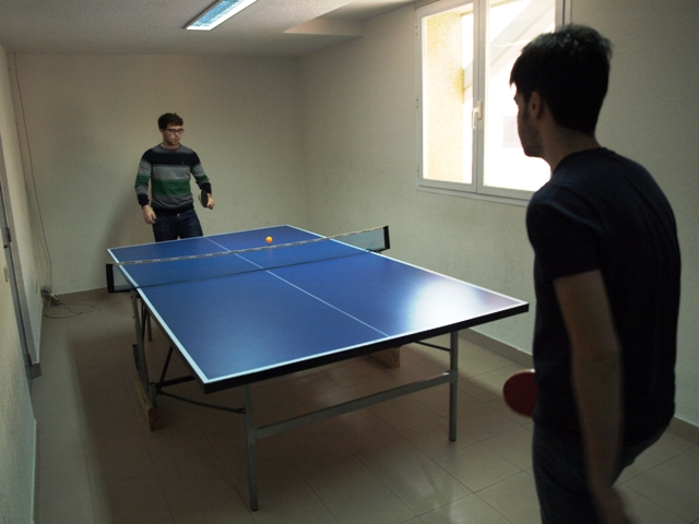 Ping – Pong.