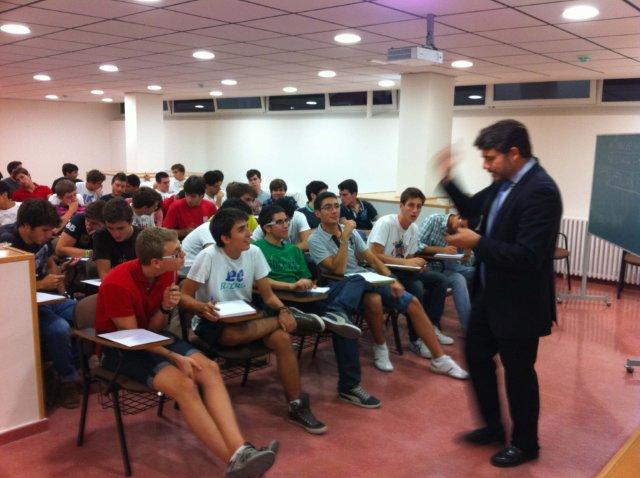 Curso para los nuevos colegiales