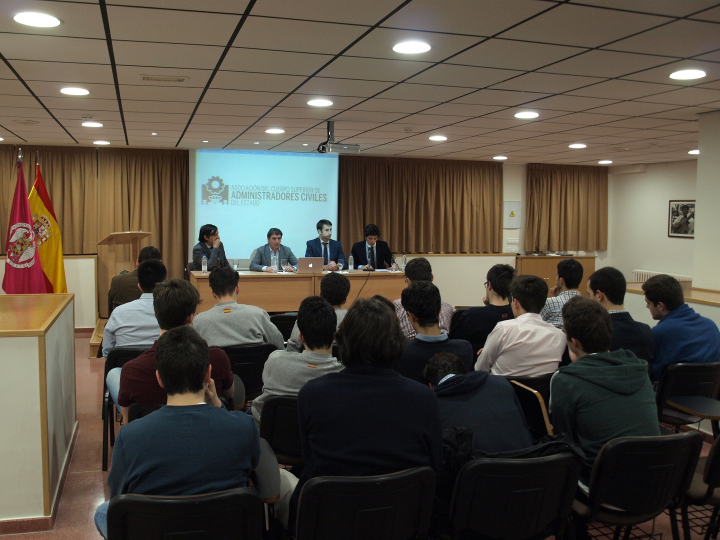 Conferencia Comisión Derecho y ADE