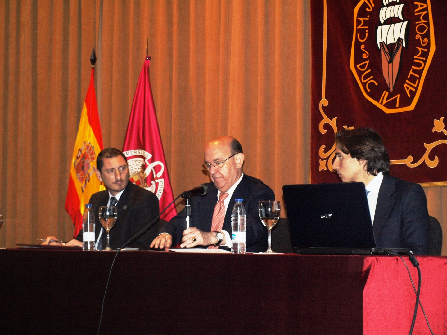 Conferencia: «Derecho, Conciencia y Constitución».