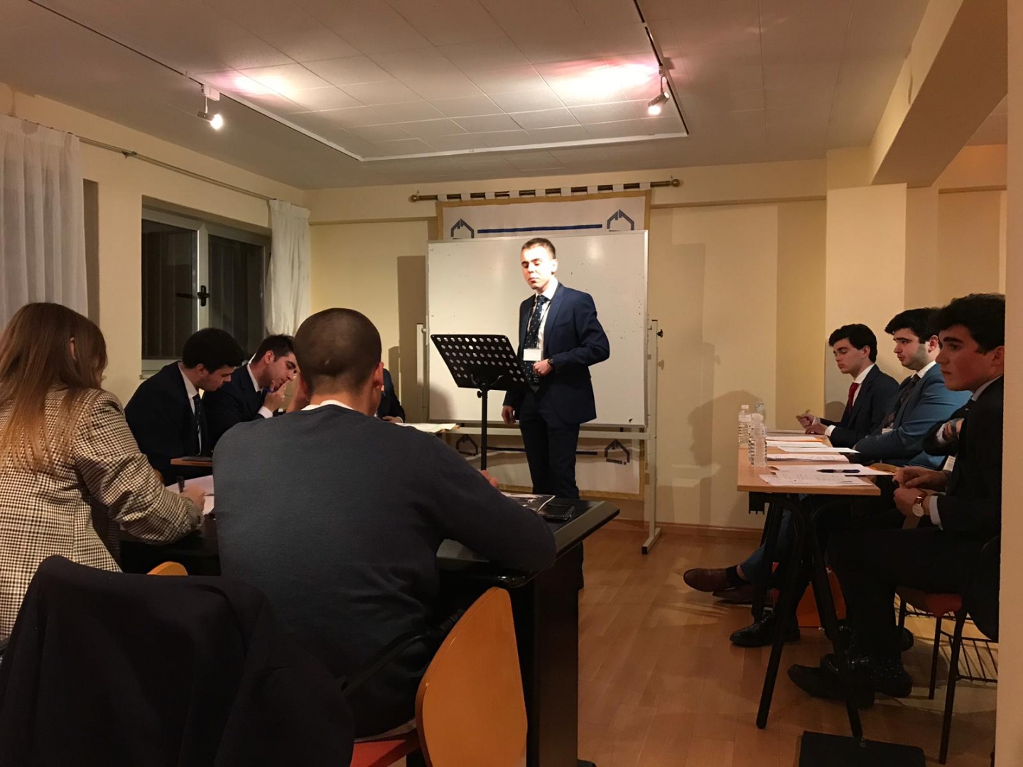 Oratoria y Debate sigue compitiendo