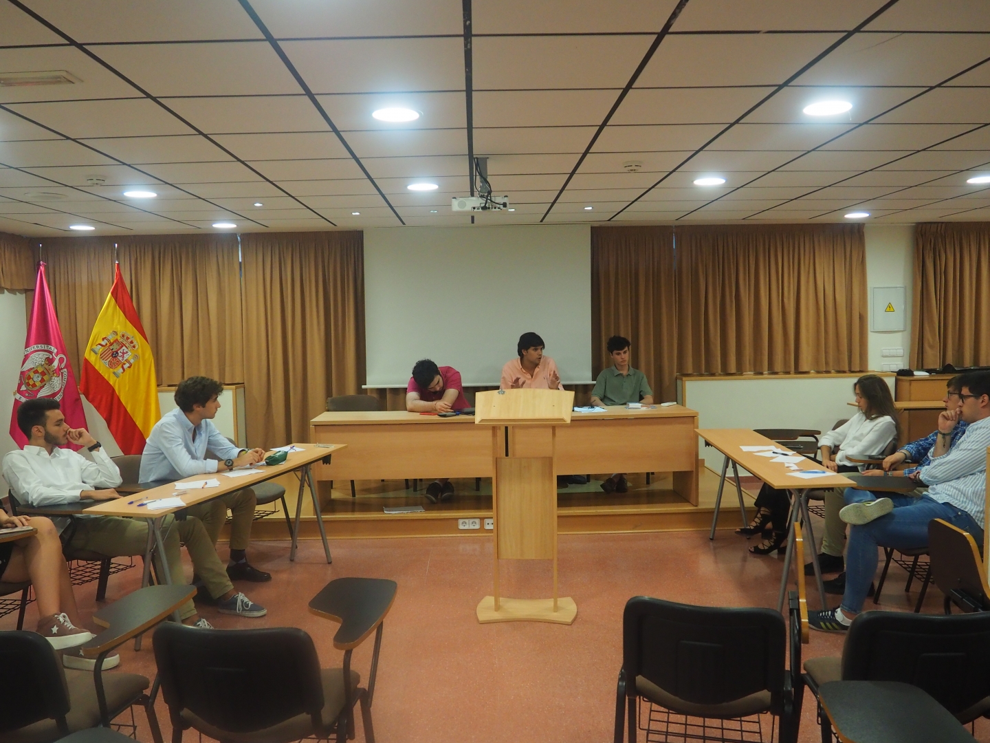 Curso y Torneo de Debate