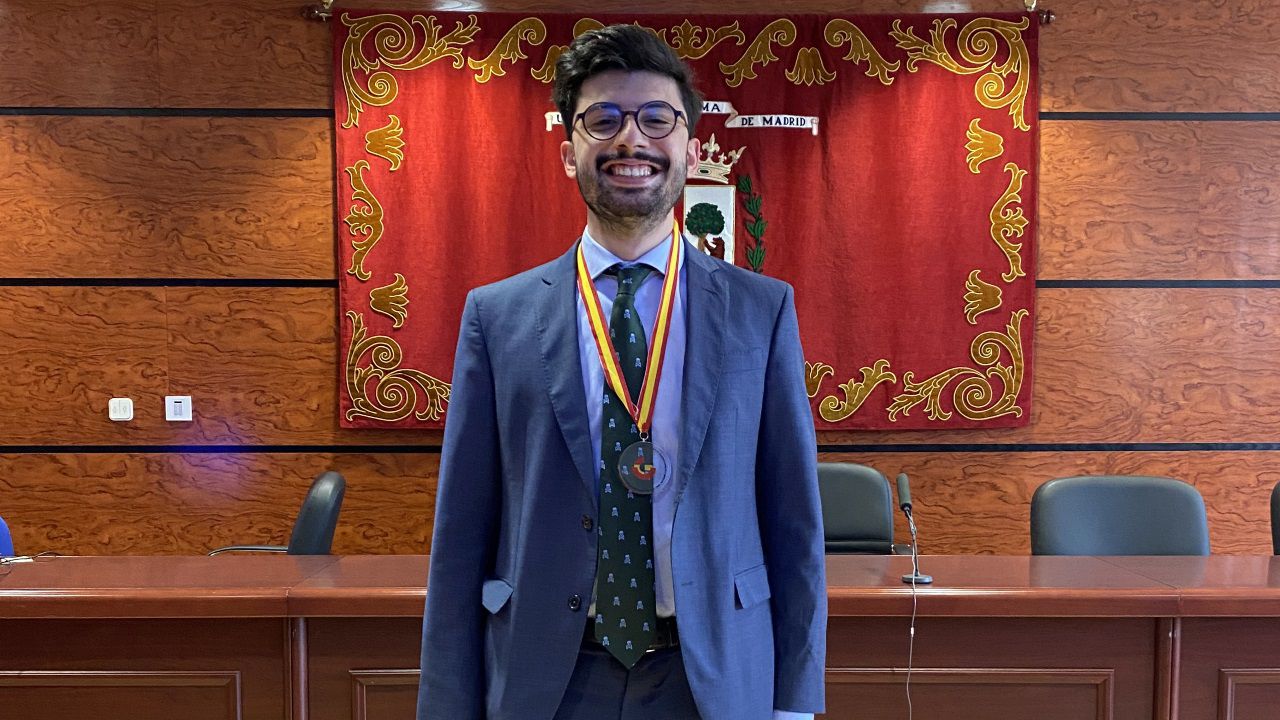 Éxitos de nuestros antiguos colegiales: Enrique Piña Rodríguez
