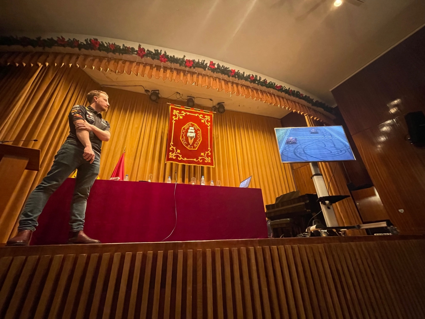 Conferencia: Análisis y Dinámia en Redbull F1