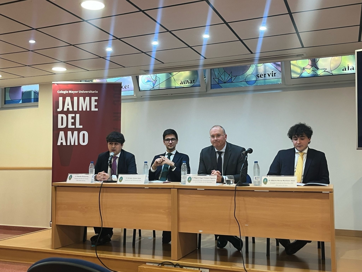 Conferencia de D. Miguel Tellado