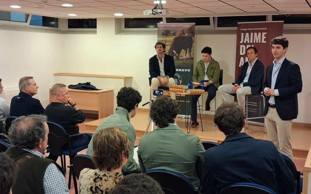 Mesa redonda taurina: Ramón Collado y Julio Llorente.