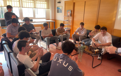 Café con … emprendimiento y reflexión sobre el futuro profesional